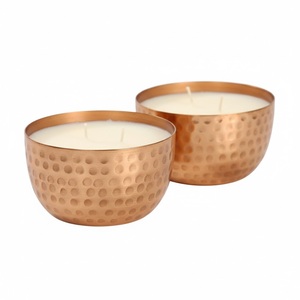 Pot en métal finition cuivre martelé avec couvercle décoratif fleur dorée, récipient à bougie moderne pour la décoration intérieure à prix excellent - Product Image 4