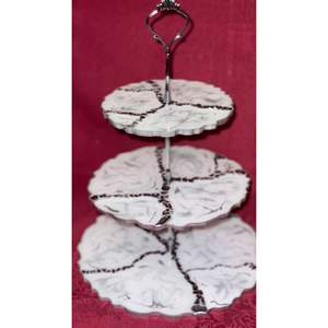 ขาตั้งเค้กเรซิ่นดีไซน์ศิลปะสำหรับตกแต่งบ้าน ชุดอุปกรณ์เค้กสุดหรูสำหรับโอกาสพิเศษของคุณ - Product Image 2