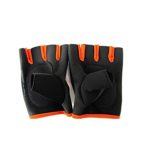Gants de fitness pour la musculation en salle de sport, avec support pour les poignets, paume rembourrée, design respirant, confort et performance. - Product Image 3