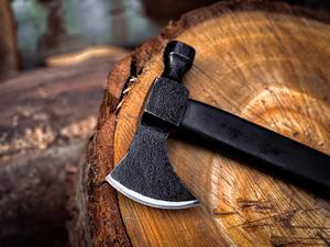 Hache de camping forgée à la main en acier à haute teneur en carbone de qualité industrielle, avec tête de marteau pour le travail du bois et étui en cuir, personnalisable OEM - Product Image 4