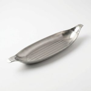 Bandeja de Servir de Acero Satinado SS304 Hecha a Mano de 34 cm, Bandeja para Aperitivos Nauka con Diseño Acanalado para Decoración del Hogar, Hoteles y Bodas - Product Image 1