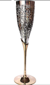 Gobelet décoratif vintage en métal argenté, calice gravé artisanal à long pied et motif orné, style antique pour table - Product Image 3