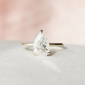 Bague de fiançailles pour femme en argent 925 avec diamant taille poire, sertissage à griffes, style classique, forme goutte d'eau - Product Image 1