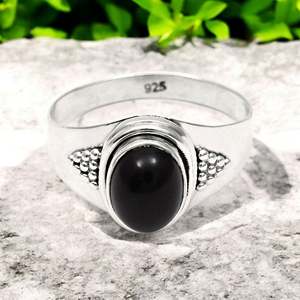 Bague éternité en argent sterling 925 de haute qualité avec pierre précieuse onyx noir taille ovale, bijou fin classique de style bohème - Product Image 1