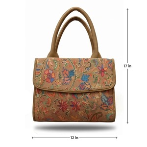 Bolso de mano con bordado Crewel de Cachemira — Taupe Multicolor Botánico - Product Image 3