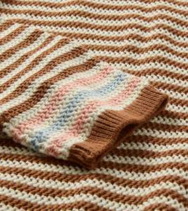 Pull en tricot pour femme à faible MOQ - Pull d'hiver personnalisé avec broderie - Pull respirant doux et chaud pour femme, vente en gros - Product Image 2