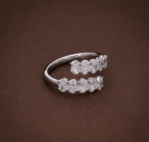 แหวนเงินแท้ 925 ประดับเพชรเลี้ยงในห้องปฏิบัติการ ดีไซน์หรูหราสำหรับผู้หญิง เหมาะสำหรับงานแต่งงาน - Product Image 3