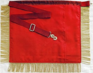 Tablier de Grand Prêtre de l'Arche Royale – Broderie à la main en fils métalliques, 100% peau d'agneau, tissu en velours rouge type peau d'agneau - Product Image 5
