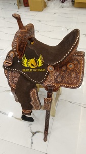 Silla de montar western de cuero genuino nueva, hecha a mano, ligera, con adornos florales y detalles en verde azulado, para carreras de barriles, con asiento profundo y portátil. - Product Image 2