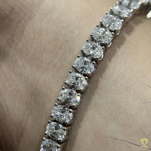 Pulsera de moissanita con apariencia de diamante de primera calidad, con piedras redondas perfectamente alineadas, con un brillo excepcional y una belleza lujosa. - Product Image 5