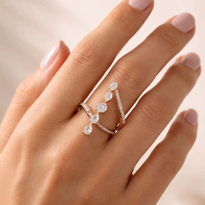 Anillo de Oro de 14 Quilates con Engaste de Diamantes en Forma de Pera y Redondos en Espiral Infinita, Chapado en Oro de 14K - Product Image 5