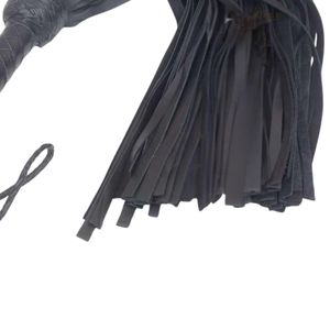 Flogger en cuir robuste avec franges épaisses et poignée renforcée pour des jeux d'impact intenses - Product Image 3