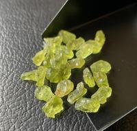 Pierres précieuses de péridot naturel brut, qualité AA+ excellente, pierre de naissance d'août, couleur verte changeante, pierre de guérison pour la fabrication de bijoux en gros