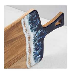 Tabla de cortar de madera de olivo premium con incrustaciones de resina epoxi roja, azul y negra, bandeja rectangular para servir charcutería con ranura para jugos - Product Image 2