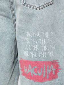 Shorts de Mezclilla Deslavados con Estampado de Grafiti, Estilo Urbano de Pierna Ancha - Product Image 4