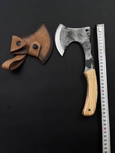 Hache viking en acier carbone forgé à la main avec manche en bois de noyer : hache de camping - Product Image 5