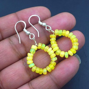 Pendientes de Perlas de Ópalo Etíope Amarillo Arcoíris Natural, Plata de Ley y Oro - Product Image 2