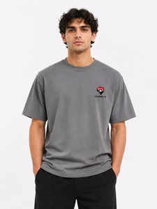 เสื้อยืดเดเมลาทรงปกติสำหรับผู้ชาย แขนสั้น คอกลม พิมพ์ลาย ผ้าถัก 100% คอตตอน ป้องกันขนร่วง ระบายอากาศได้ดี  แบบคัสตอมด้านหน้า - Product Image 5