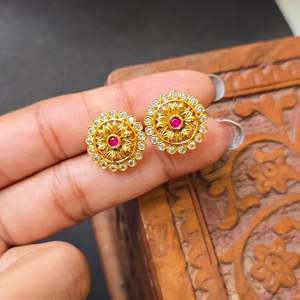 14k Solid Gold Vintage Emerald Cut Zircon Stud Earrings - Product Image 4