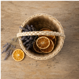 Cesta Redonda de Almacenamiento de Mimbre Tejido con Asas, Estilo Boho, de Tamil Nadu, para Decoración del Hogar, por KOTTRAVAI - Product Image 3