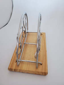 Servilletero Vintage Tulipán en Acero Inoxidable con Detalles en Madera, Perfecto para una Decoración de Cocina Primaveral Encantadora - Product Image 3