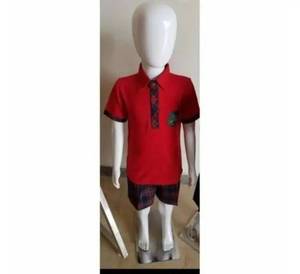 T-shirt en piqué de coton rouge avec logo personnalisé, uniforme scolaire pour garçons et unisexe, pour collège, lycée et école primaire, en vente - Product Image 2