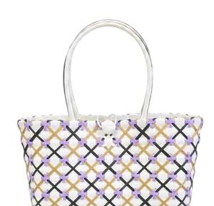 Bolso y cartera de mano de plástico tejido multicolor, hecho a mano, para uso diario informal, elegante, para mujer, ideal para la playa, vacaciones de verano, bolso de hombro. - Product Image 4