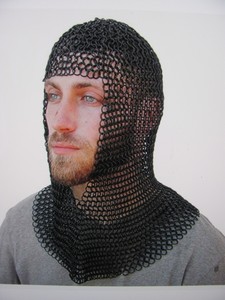 Coif médiéval léger en maille d'aluminium noire traditionnelle pour costume de reconstitution historique Renaissance - Product Image 5