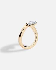 Bague de fiançailles et de mariage de luxe en or pur 14 carats certifiée IGI avec diamant de laboratoire ovale de 1 à 4 carats et design ondulé - Product Image 5