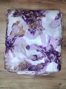 Tela de Lana Premium con Textura de Burbujas |   Tela Artesanal Estampada a Mano con Motivos de Animales, Suave y Sostenible, para Vestidos, Venta al Por Mayor B2B por Yardas - Product Image 4