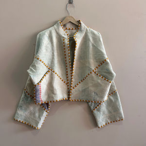 Chaqueta Acolchada Kantha Hecha a Mano, Estilo Vintage, Reversible, Corte Kiara - Product Image 1
