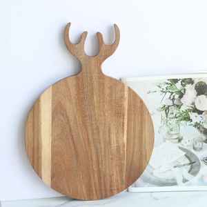 Tabla Redonda de Madera para Servir con Asa de Asta de Ciervo, Tabla Rústica para Quesos y Charcutería, Plato Decorativo para Servir en la Cocina - Product Image 1