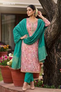 Ensemble pantalon et veste prêt-à-porter en coton Banarasi de qualité supérieure avec imprimé floral numérique et décolleté brodé à la main - Fournisseur indien - Product Image 4