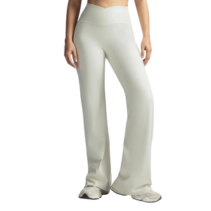 Ensemble de vêtements de sport blancs pour femmes, haut court et leggings évasés, pour yoga, gym, fitness, vêtements de sport, vente en gros, fabricant OEM - Product Image 4