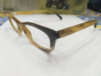 Artisan Elegance Montures de lunettes en corne d'animal faites à la main avec type de forme de visage en diamant à vendre en vrac