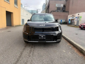 PREMIER PROPRIÉTAIRE KIA EV9 SUV ÉLECTRIQUE 7 PLACES INTÉRIEUR EN CUIR TOIT OUVRANT PANORAMIQUE TRANSMISSION AUTOMATIQUE CONDUITE À GAUCHE 2024 NOIR - Product Image 2