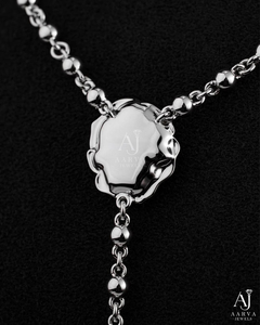 Collar de Rosario Clásico y Moderno con Cruz y Cadena Lariat, Chapado en Plata con Moissanita, Joyería para Regalo o Uso en Fiestas - Product Image 4