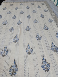 Cubrecama Estampado Floral con Aves, Estilo Bohemio, Moderno, para Todas las Estaciones, de Algodón, Patchwork, Hecho a Mano en Rajasthan, Blanco y Azul, para el Hogar - Product Image 4