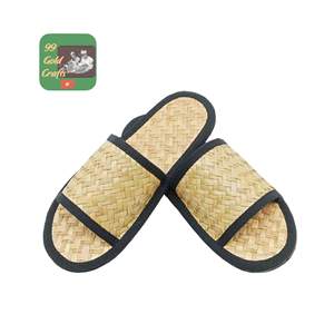 Chaussons artisanaux en jonc de mer noirs teints, avec semelle en caoutchouc durable, pour le marché hôtelier européen, directement de l'usine - Product Image 3