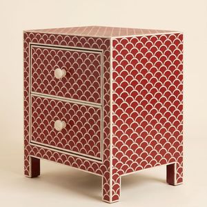 Table de chevet en os incrusté rouge, 2 tiroirs, fabrication artisanale indienne, incrustation motif écailles de poisson, meuble de luxe pour chambre à coucher - Product Image 4