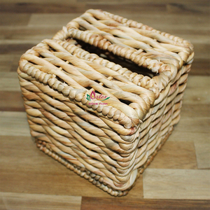 Boîte à mouchoirs en rotin tressé de style bohème chic moderne, design élégant - Product Image 6