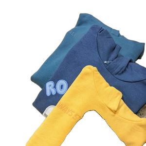 Sweat-shirt à capuche 100% coton personnalisé pour femmes avec technique de teinture unie pour l'hiver - Product Image 3