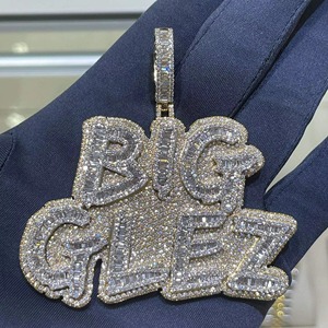 Pendentif personnalisé en moissanite taille baguette avec nom, plaqué or 18 carats, argent 925, style hip-hop, charms pour hommes sertis de pierres - Product Image 1