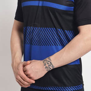 Camisa Polo para Hombre de Diseño Personalizado con Estructura Equilibrada y Tela Ligera para un Estilo Relajado - Product Image 6