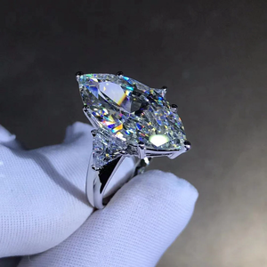 Anillo de Compromiso con Diamante Moissanite VVS de la Mejor Calidad, Joyería Fina Elegante y de Lujo para Regalo de Boda, Promesa o Aniversario - Product Image 4