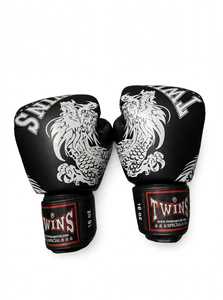 Guantes de Boxeo Gemelos Personalizados en Color Amarillo, Hechos de Cuero Genuino con Cierre de Velcro para Entrenamiento y Sparring de Kickboxing y Artes Marciales - Product Image 3