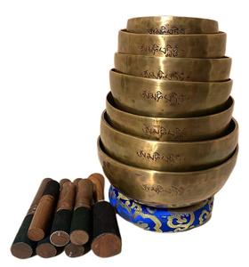 Cuenco de canto antiguo de estaño con relieve o martillado de colores para la salud y sonidos mágicos - Product Image 6