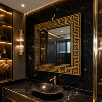 Miroir de salle de bain de luxe doré à motif grec, décoration murale carrée pour coiffeuse en marbre noir, design intérieur d'hôtel et de salle de bain