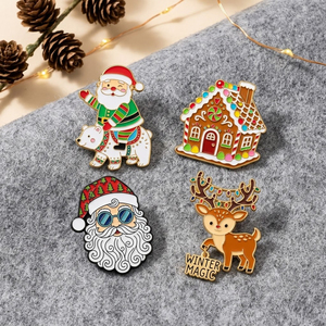 Broches en métal personnalisées pour Noël, plaquées or de haute qualité, motif sapin de Noël, cloche, traîneau du Père Noël, émail, badges, articles cadeaux Diwali - Product Image 4