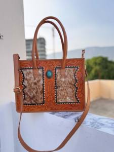 กระเป๋าโท้ทหนังแกะสลักคุณภาพสูงขนาดใหญ่ หนังวัวแท้ ขนสัตว์ สไตล์ยิปซี โบโฮ วินเทจ ทำมือ สะพายข้าง/สะพายไหล่ - Product Image 3